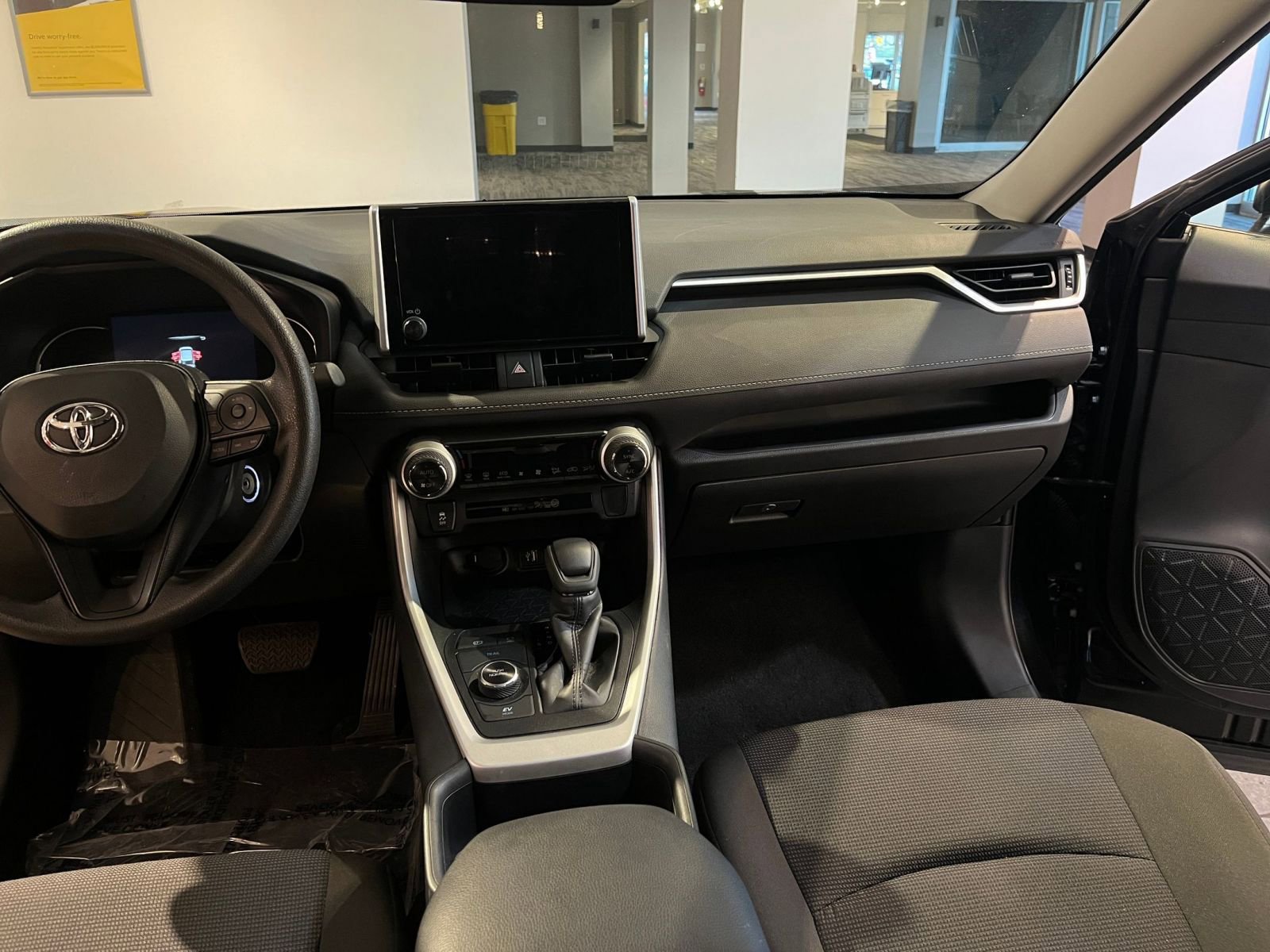 Thumbnail: 2025 Toyota RAV4 - 35