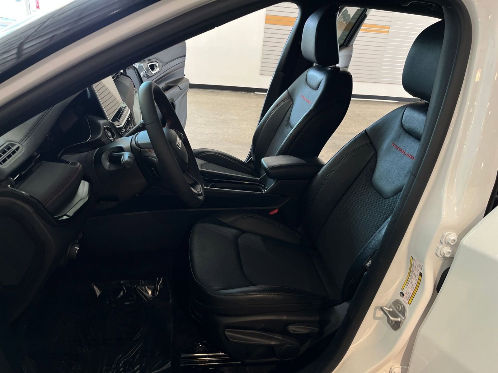 Thumbnail: 2025 Jeep Compass - 27