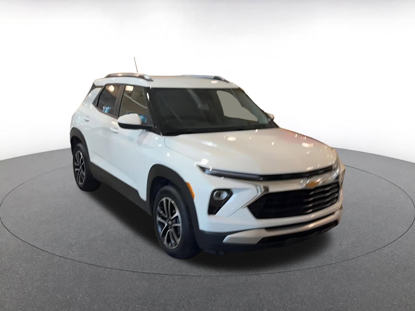 Thumbnail: 2025 Chevrolet TrailBlazer - 3