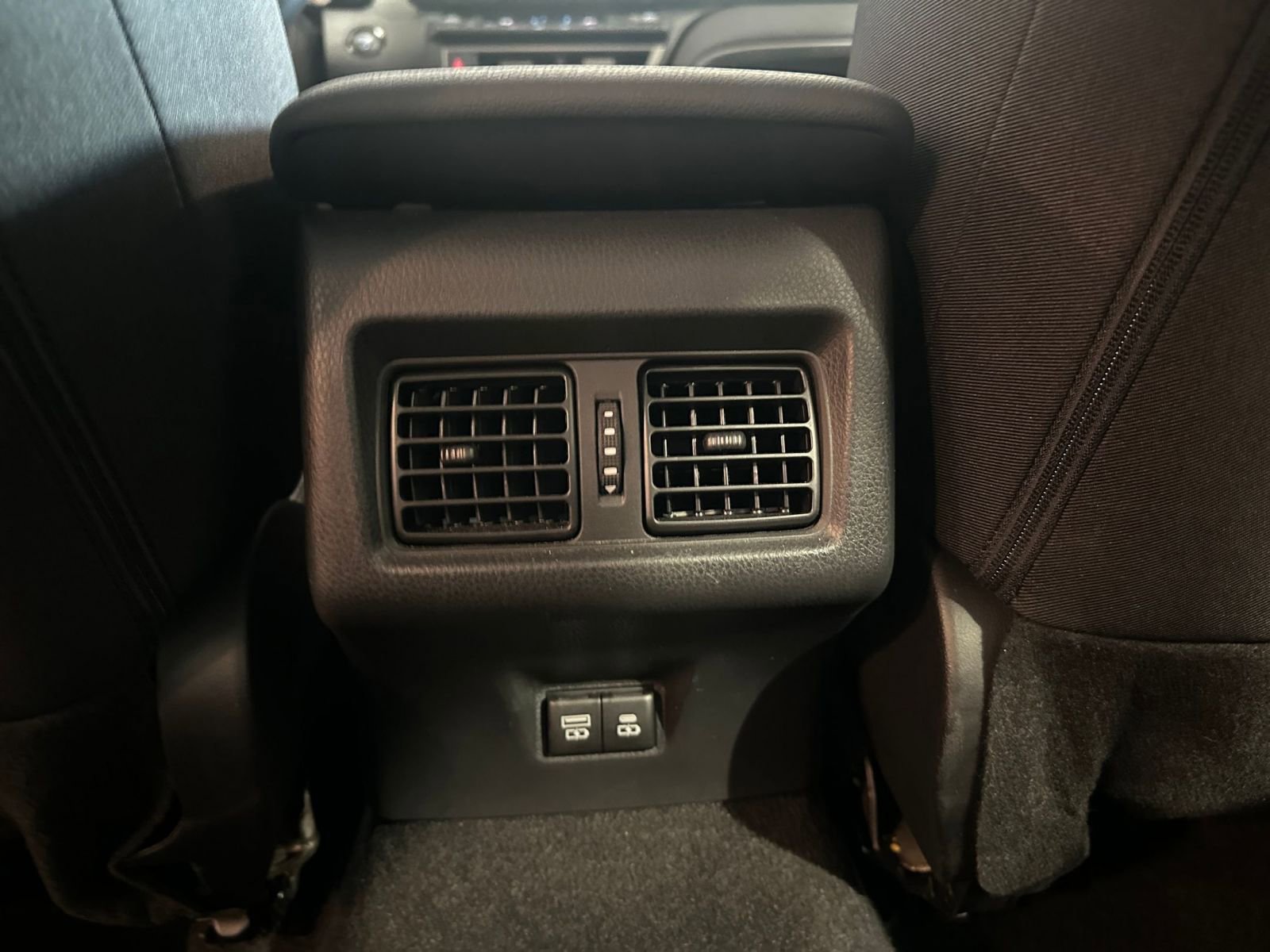 Thumbnail: 2025 Toyota Camry - 23