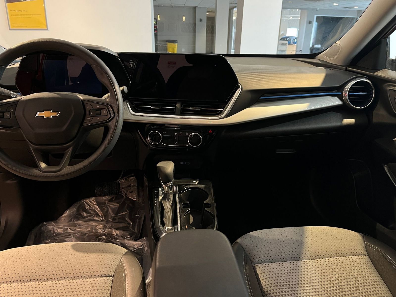 Thumbnail: 2025 Chevrolet Trax - 34