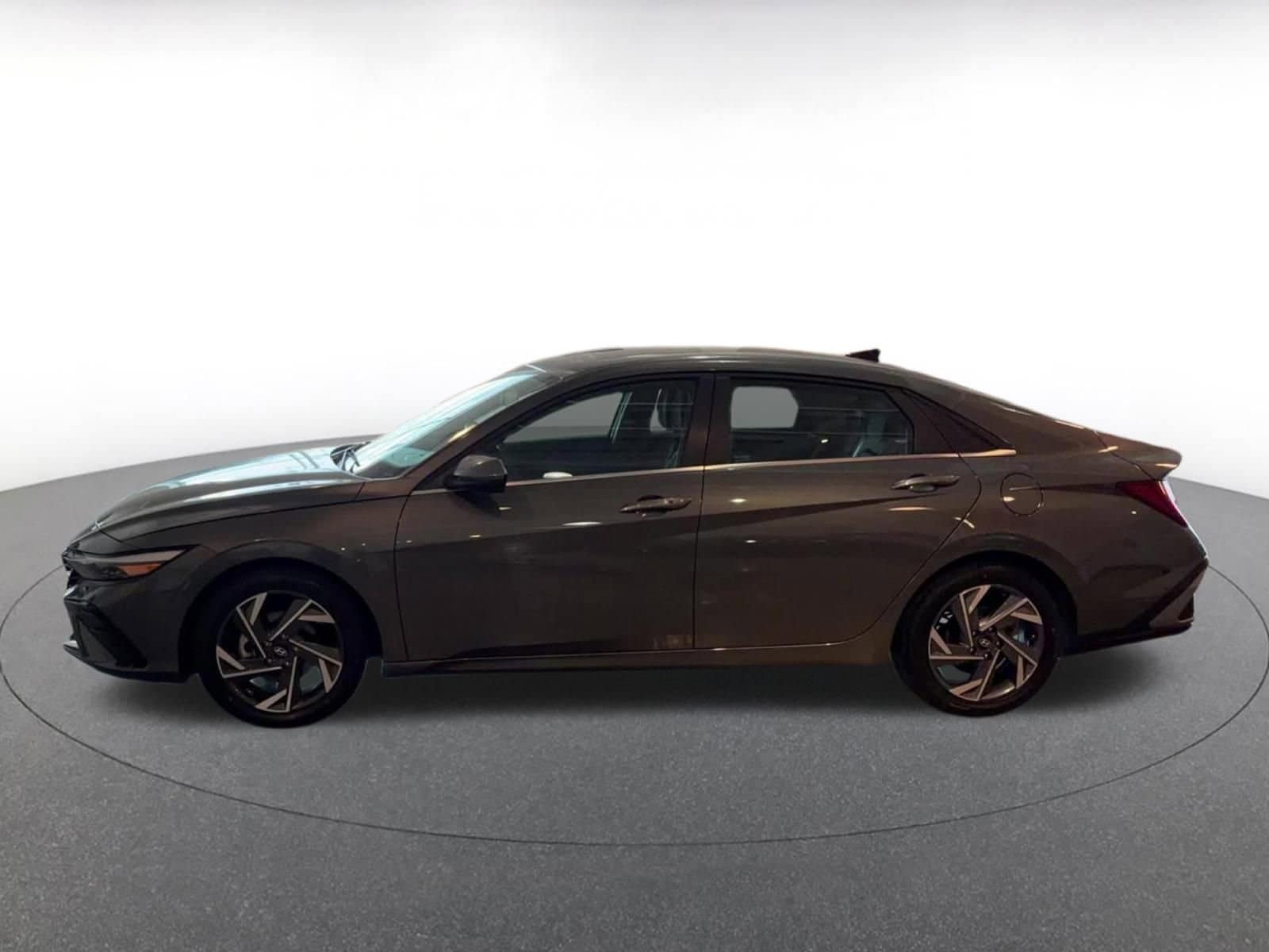 Thumbnail: 2025 Hyundai Elantra - 9