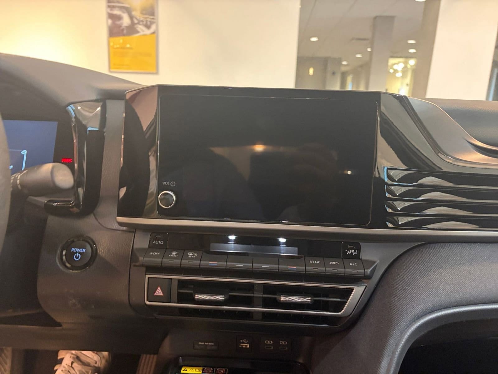 Thumbnail: 2025 Toyota Camry - 18