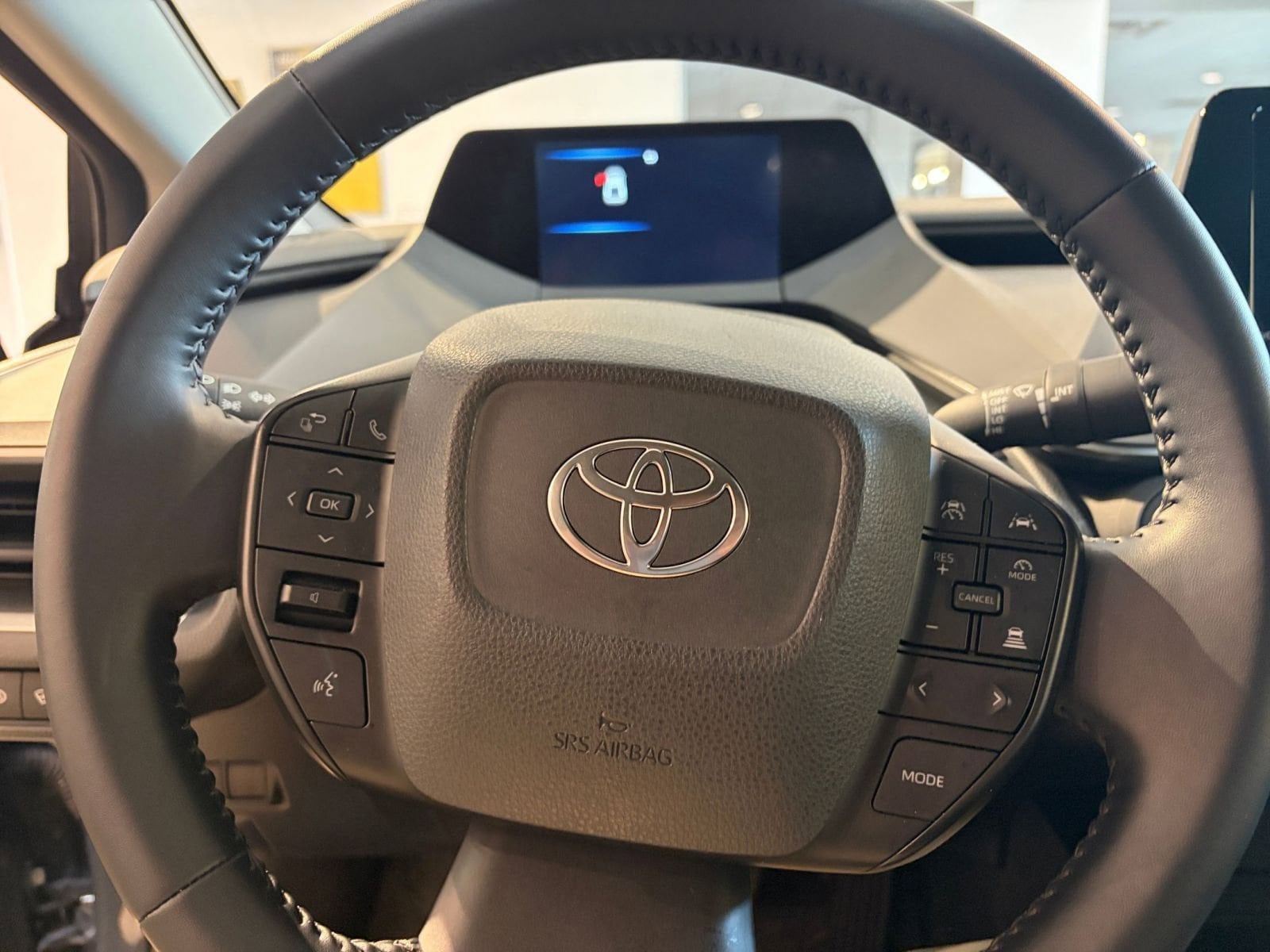 Thumbnail: 2025 Toyota Prius - 27