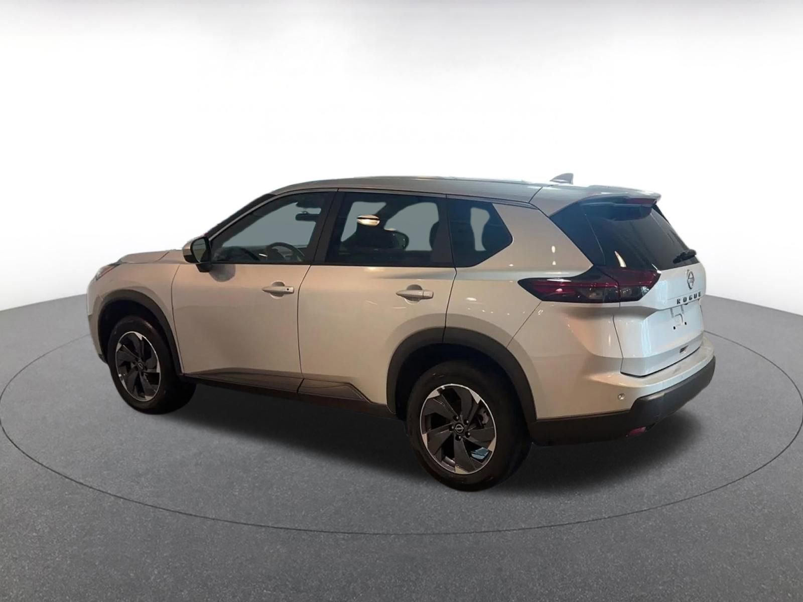 Thumbnail: 2025 Nissan Rogue - 10