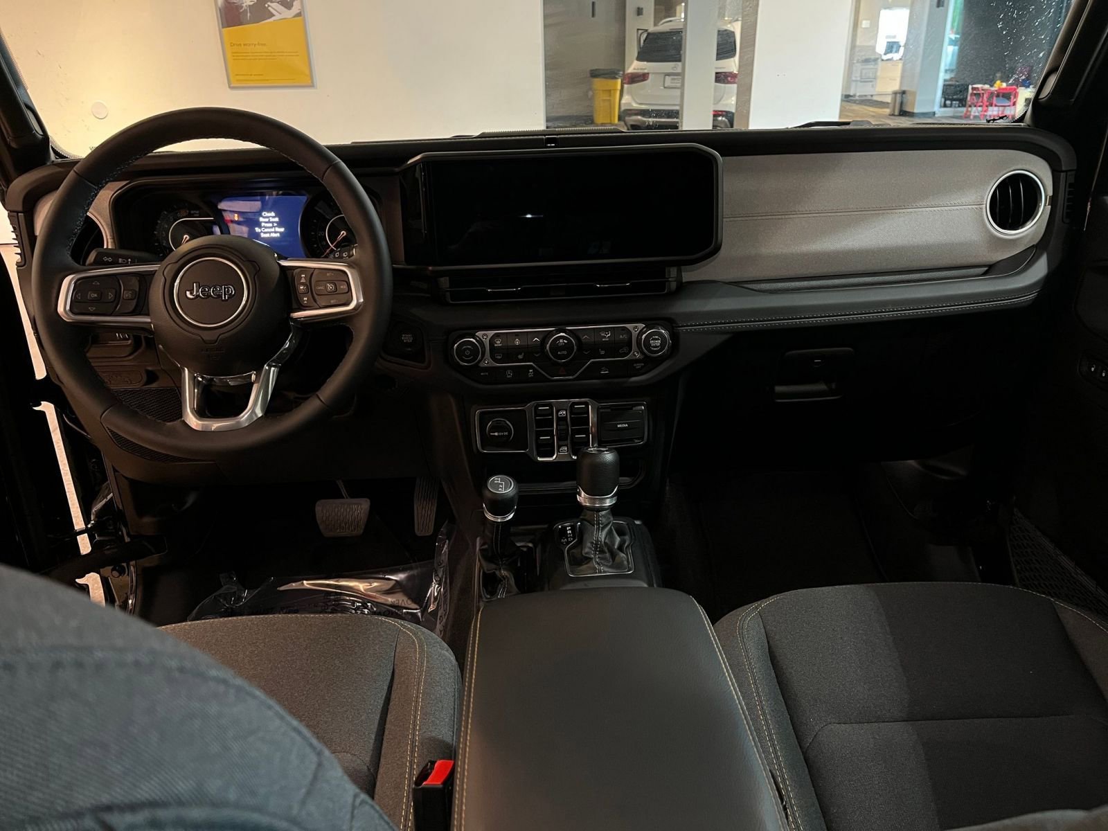 Thumbnail: 2025 Jeep Wrangler - 33