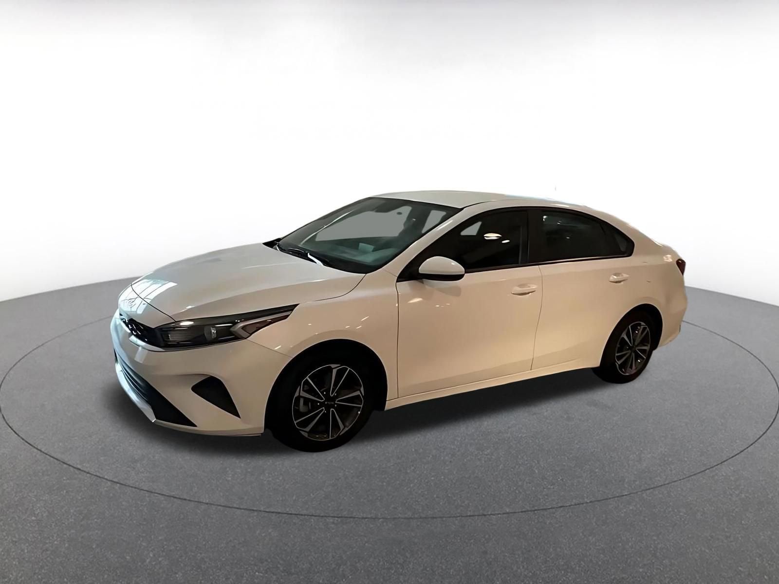 Thumbnail: 2024 Kia Forte - 9