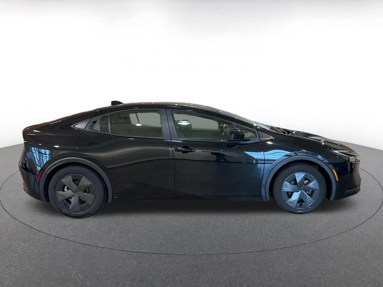 Thumbnail: 2025 Toyota Prius - 16