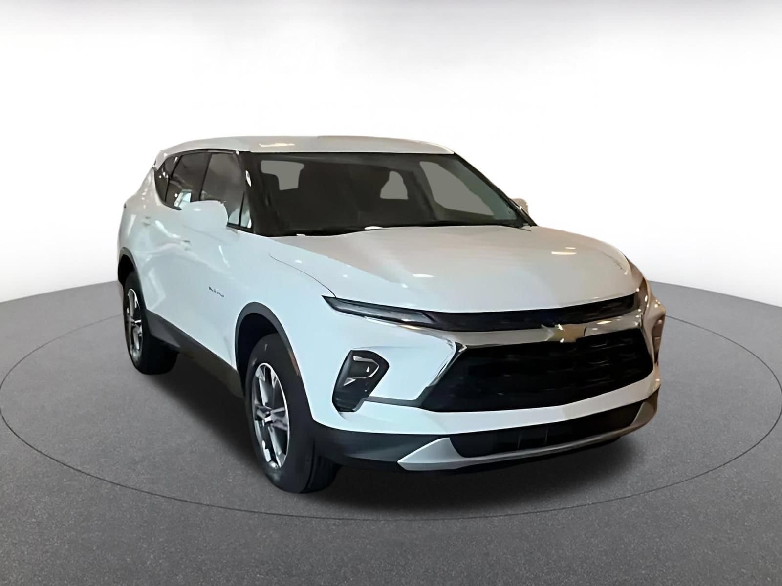 Thumbnail: 2026 Chevrolet Blazer - 3