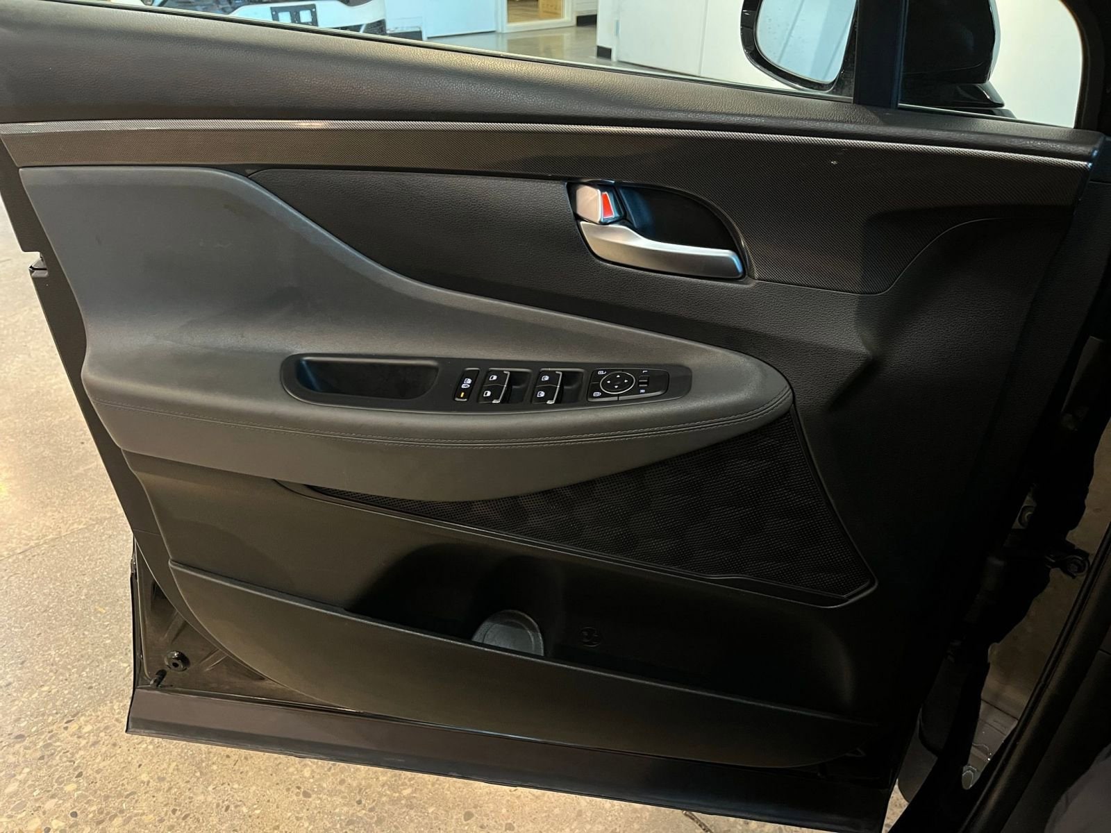 Thumbnail: 2023 Hyundai Santa Fe - 20