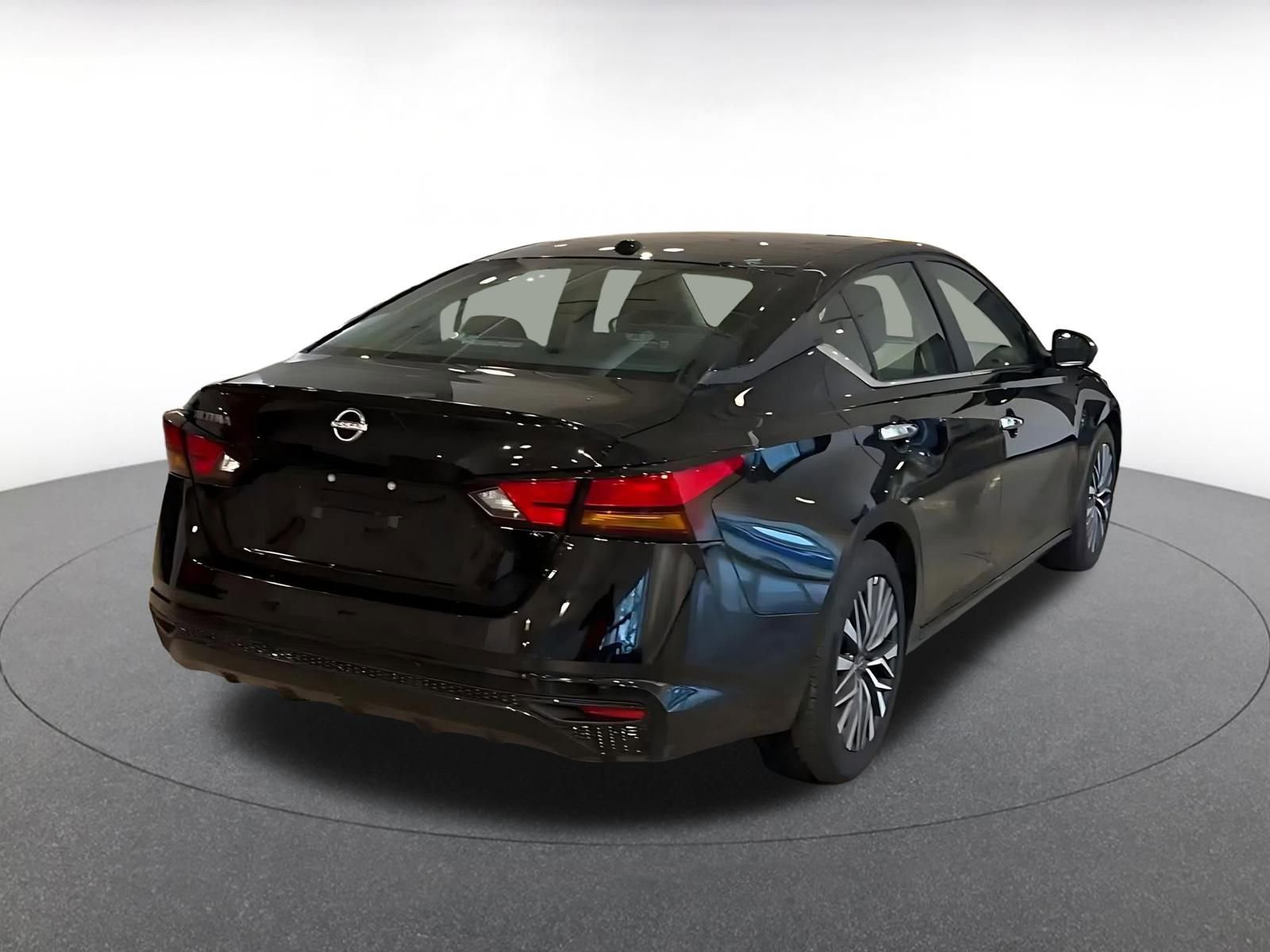 Thumbnail: 2025 Nissan Altima - 14