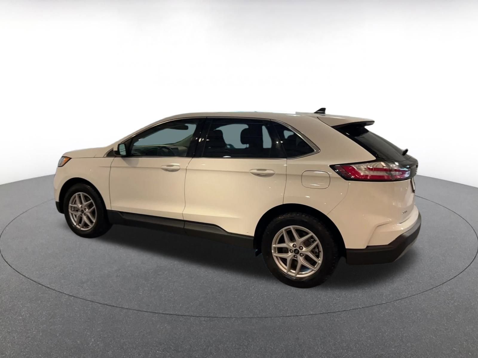 Thumbnail: 2024 Ford Edge - 10