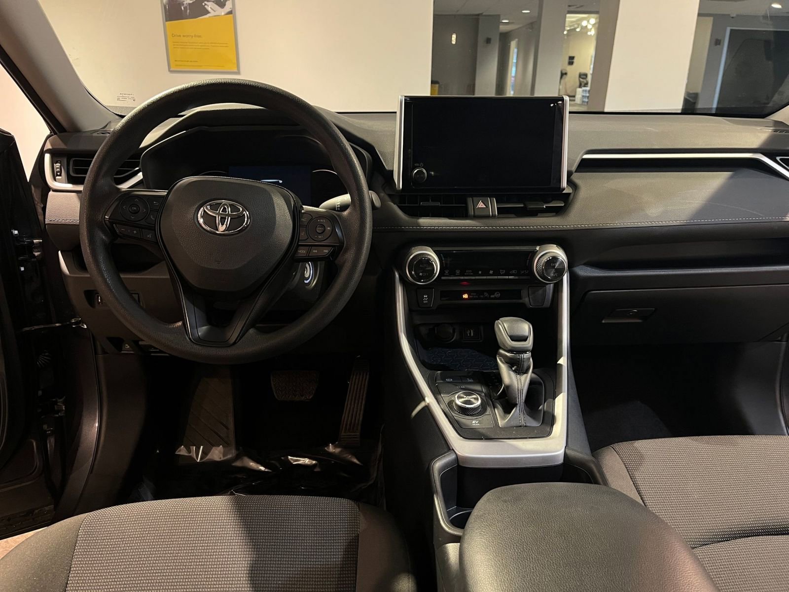 Thumbnail: 2025 Toyota RAV4 - 34