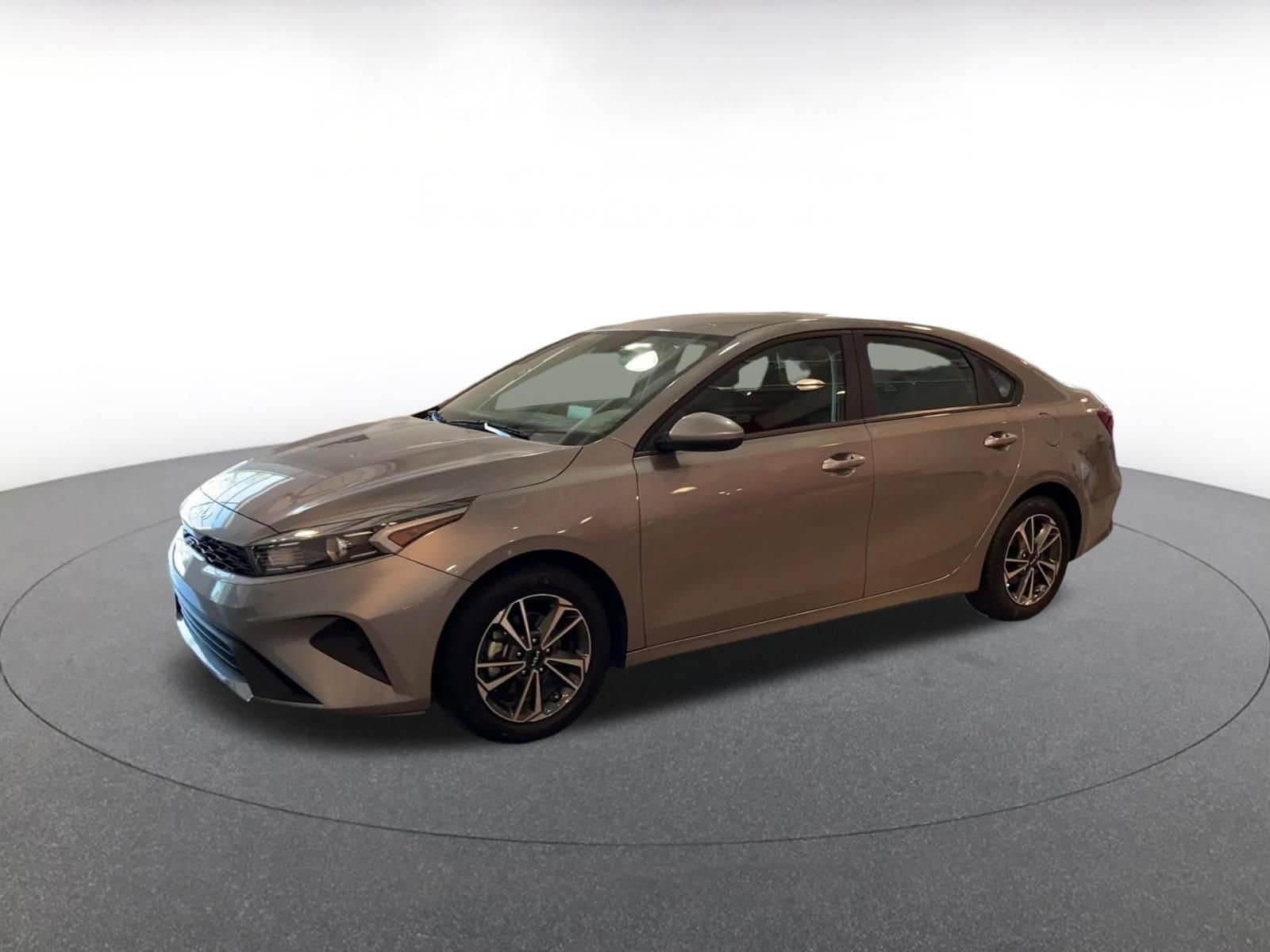 Thumbnail: 2024 Kia Forte - 8