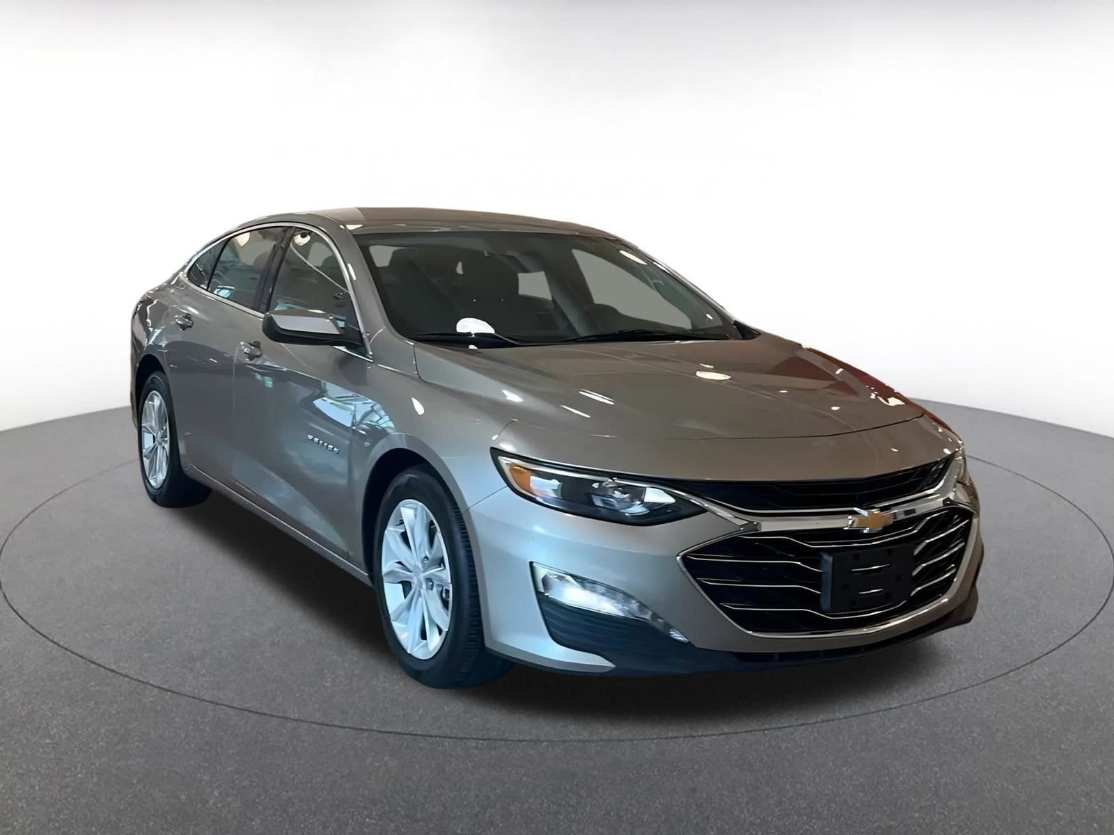 Thumbnail: 2024 Chevrolet Malibu - 3