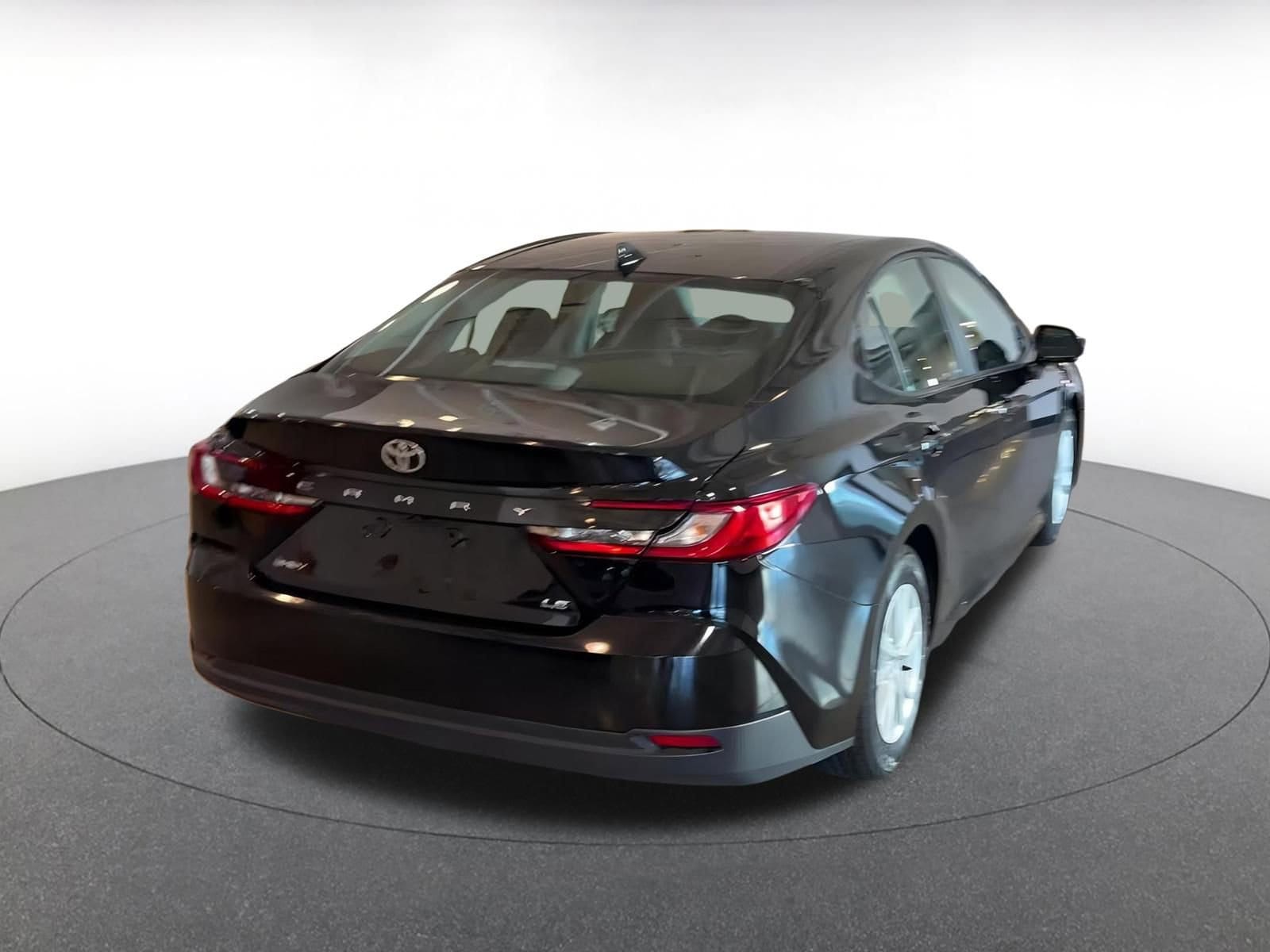 Thumbnail: 2025 Toyota Camry - 14