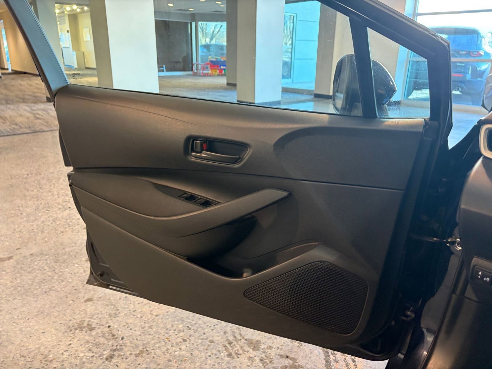 Thumbnail: 2025 Toyota Corolla - 21