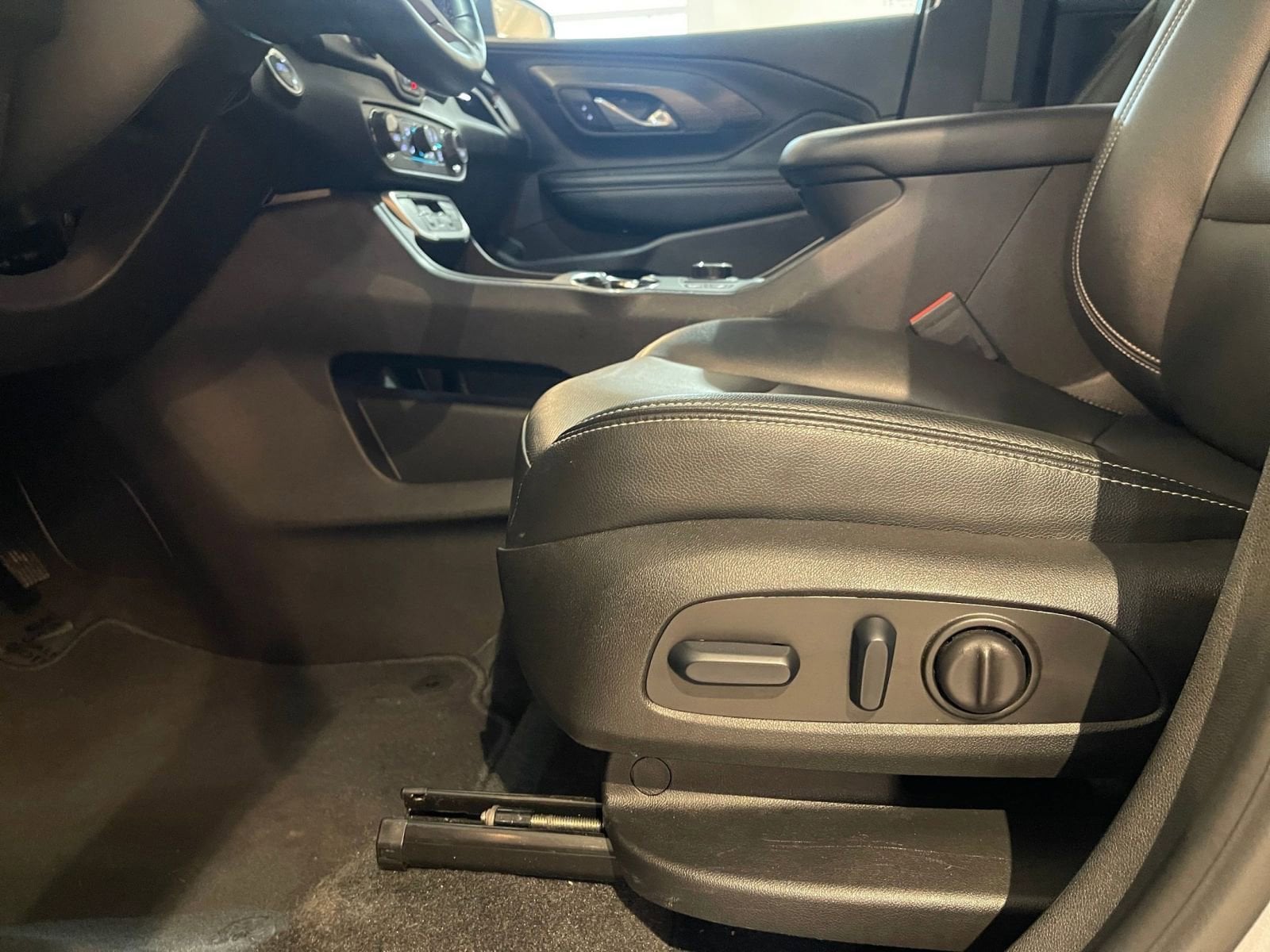 Thumbnail: 2024 GMC Terrain - 23