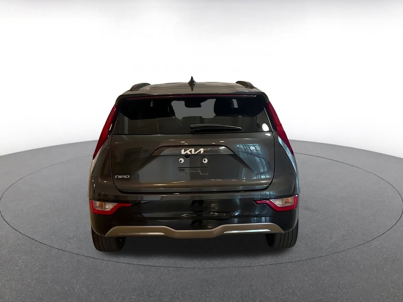 Thumbnail: 2023 Kia Niro - 12