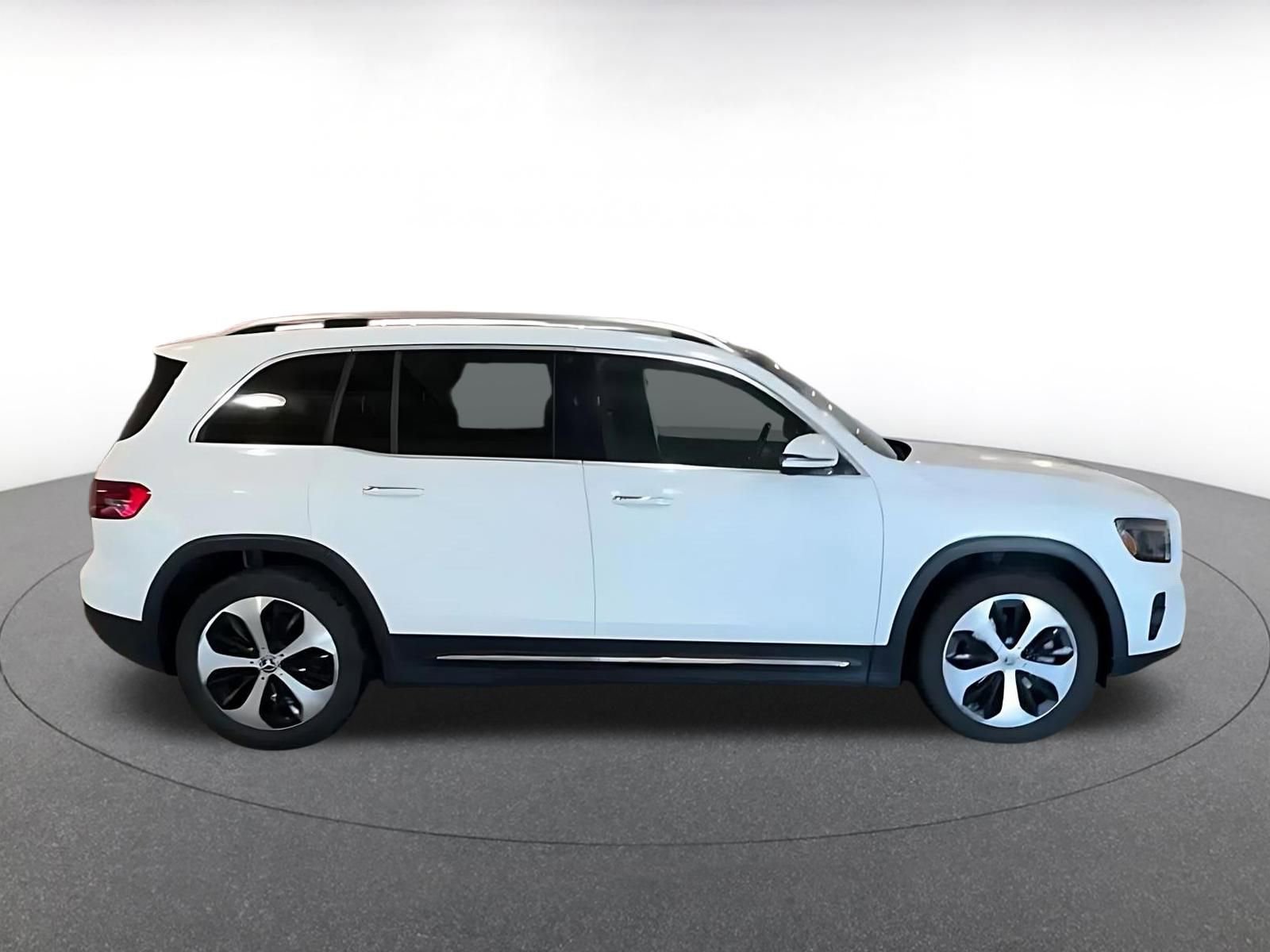 Thumbnail: 2025 Mercedes-Benz GLB - 16