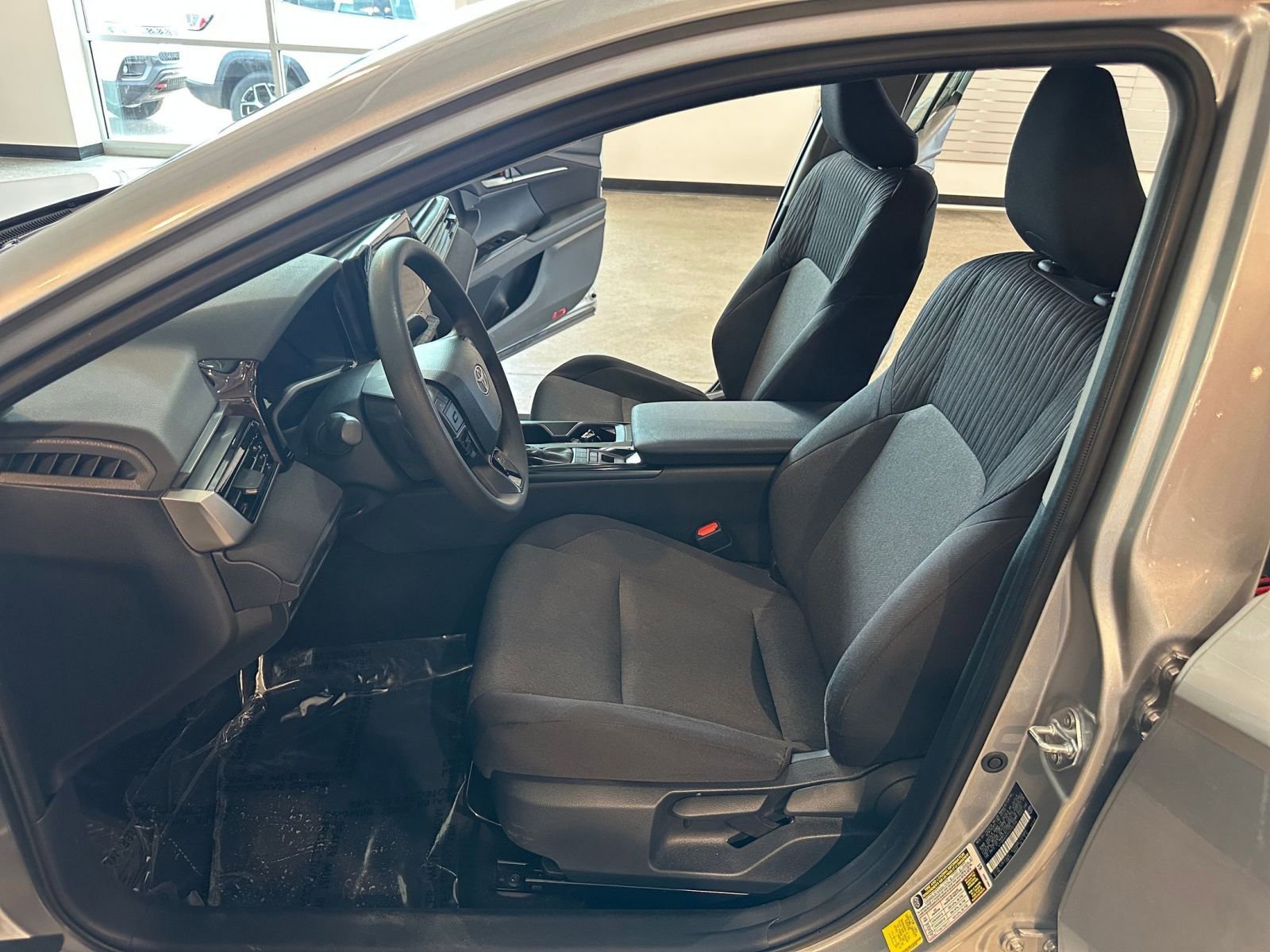 Thumbnail: 2025 Toyota Camry - 27