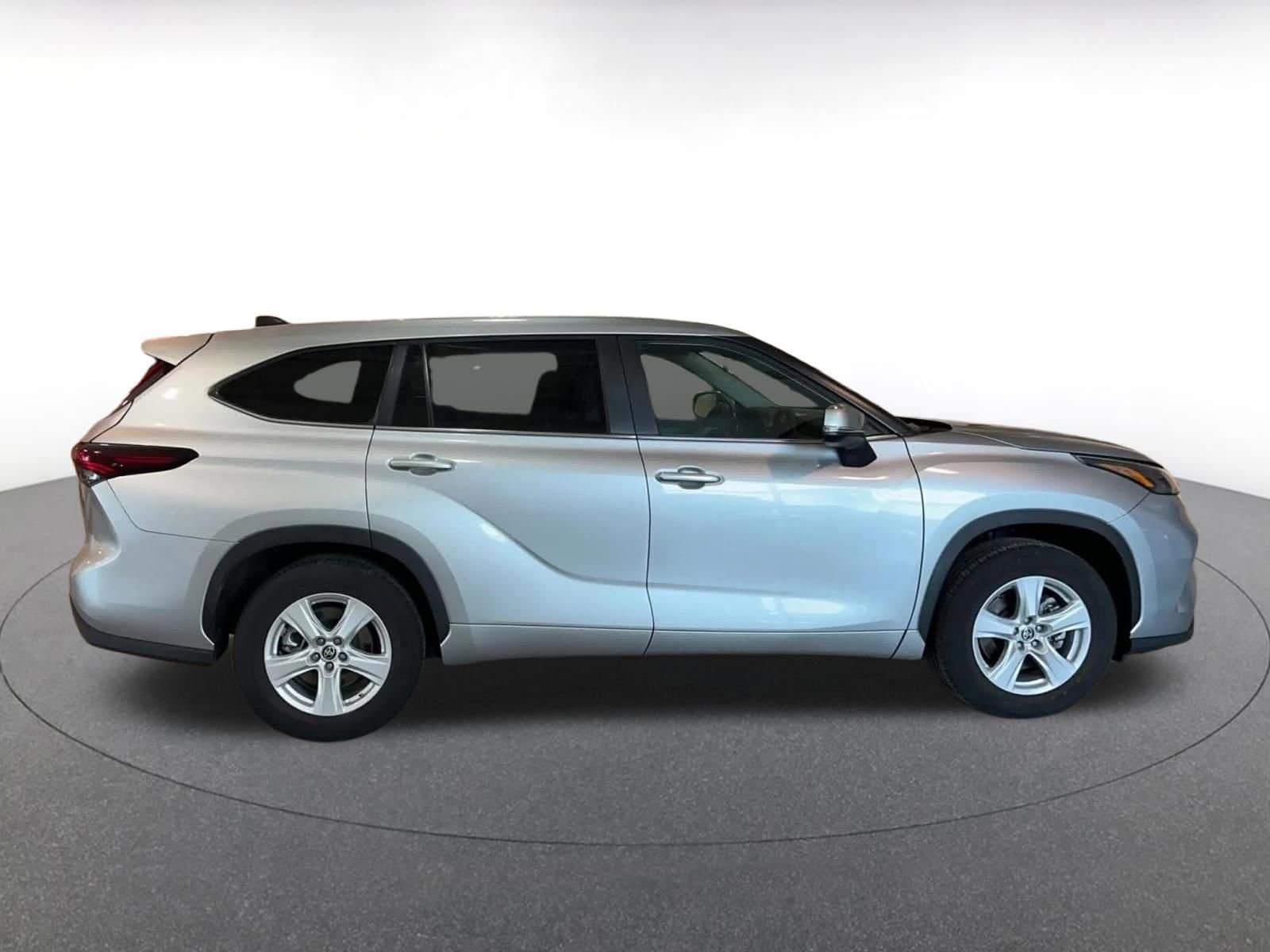 Thumbnail: 2025 Toyota Highlander - 16