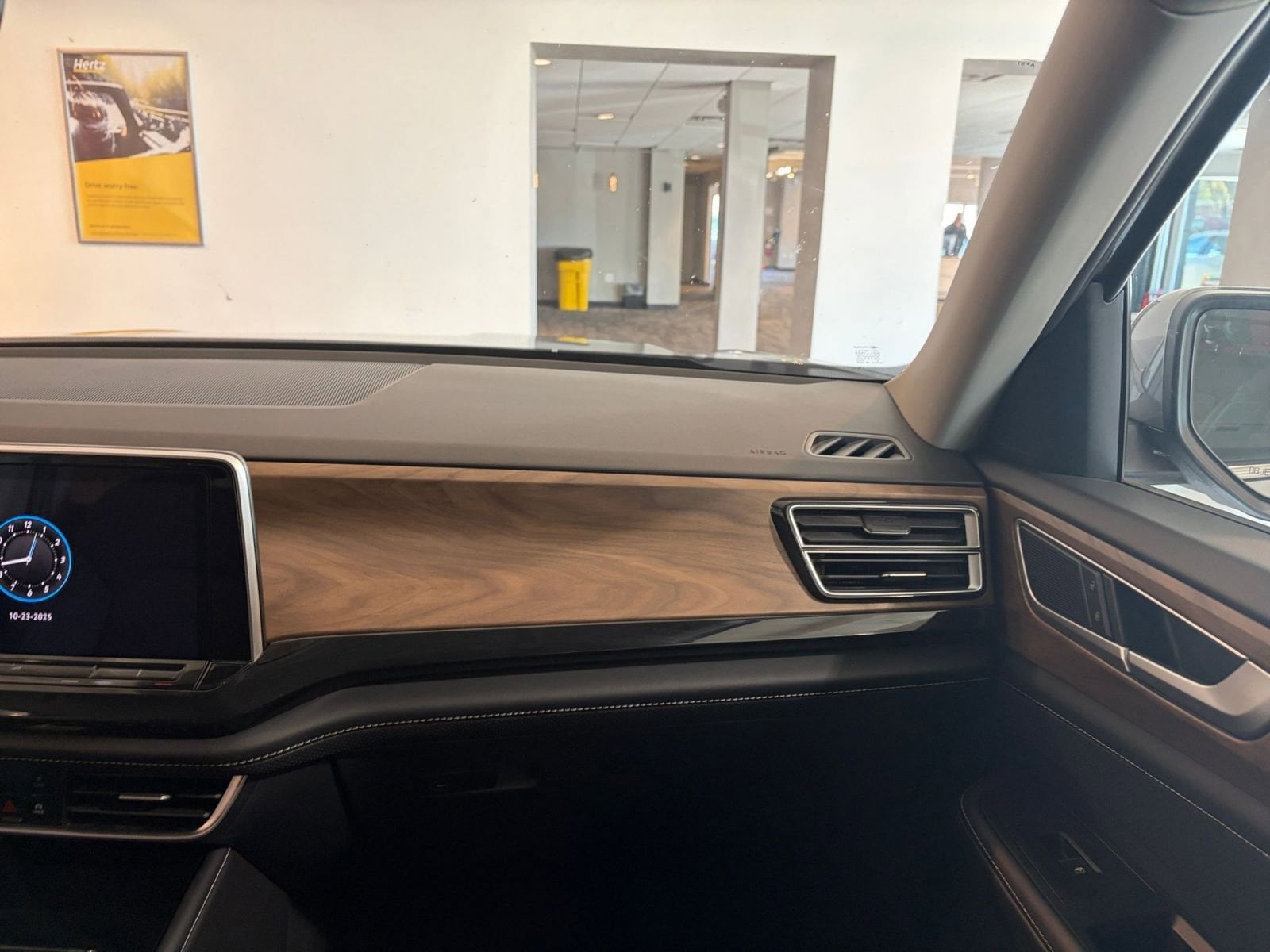 Thumbnail: 2025 Volkswagen Atlas - 35