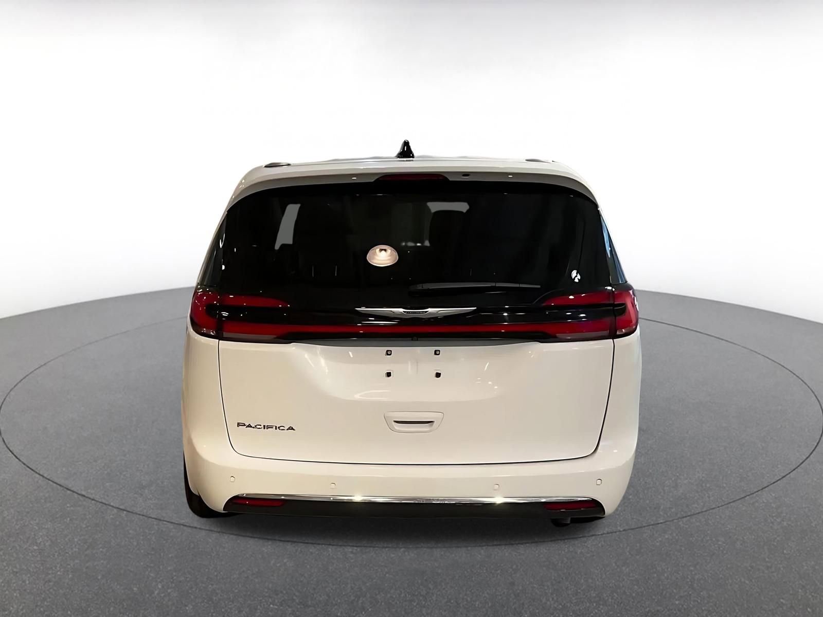 Thumbnail: 2025 Chrysler Pacifica - 11