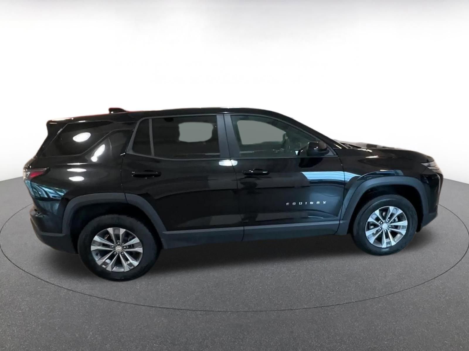 Thumbnail: 2025 Chevrolet Equinox - 16