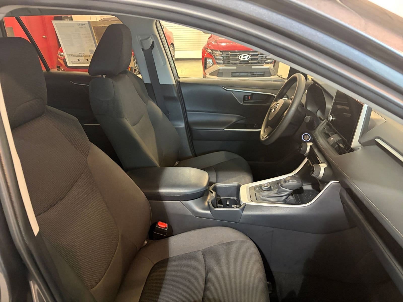 Thumbnail: 2025 Toyota RAV4 - 35