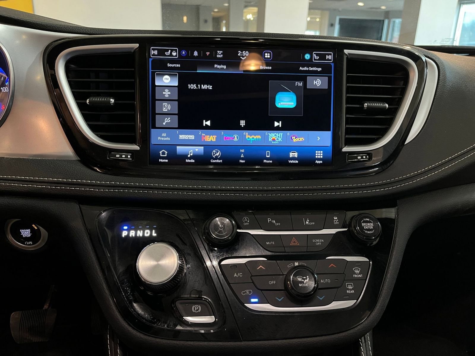 Thumbnail: 2025 Chrysler Pacifica - 21