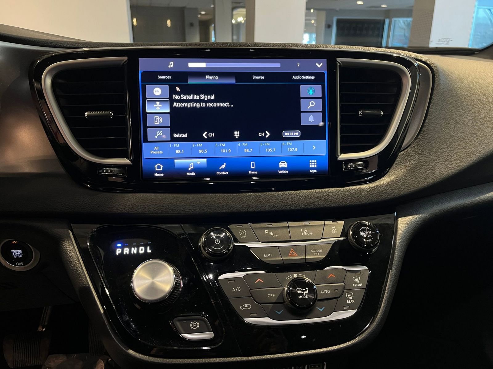 Thumbnail: 2025 Chrysler Pacifica - 20