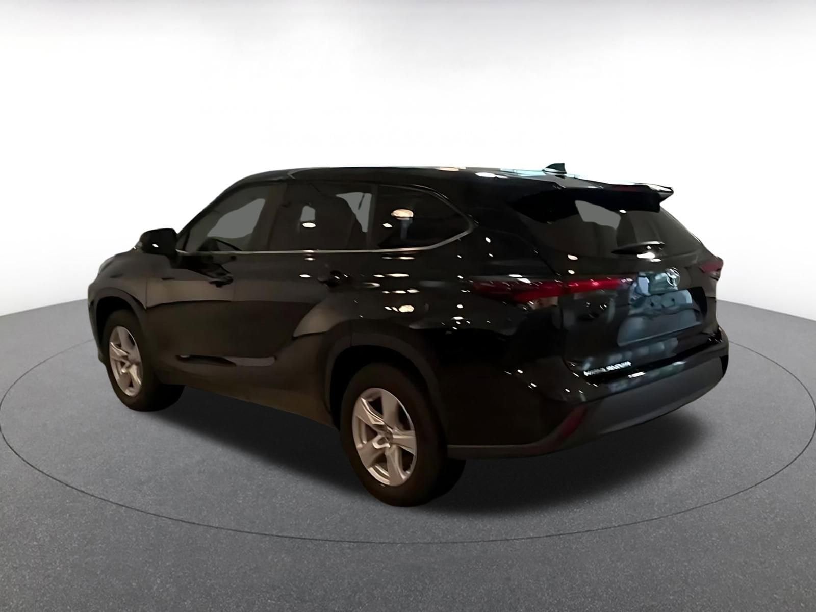 Thumbnail: 2025 Toyota Highlander - 9