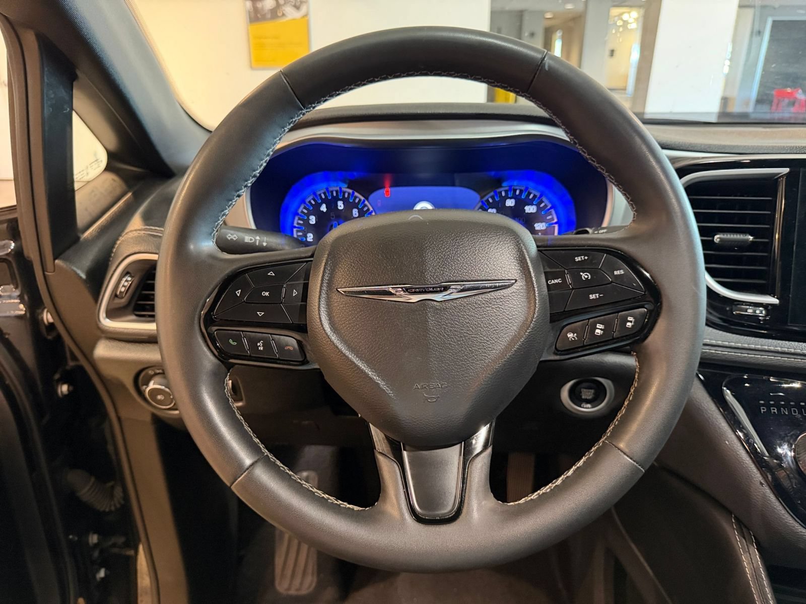 Thumbnail: 2025 Chrysler Pacifica - 25
