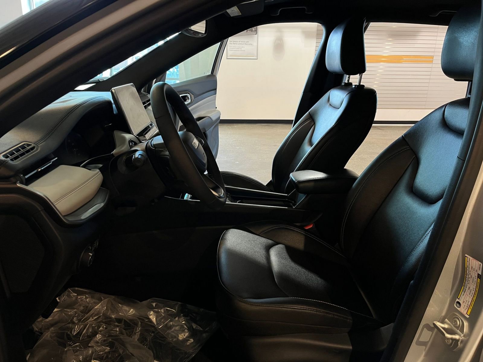 Thumbnail: 2025 Jeep Compass - 27