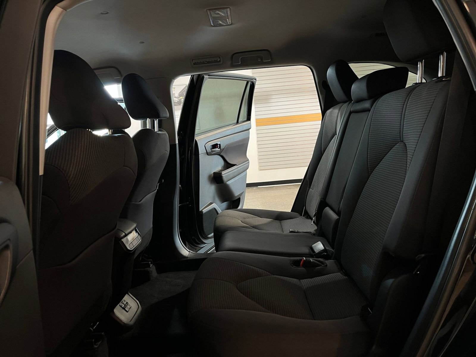 Thumbnail: 2025 Toyota Highlander - 27
