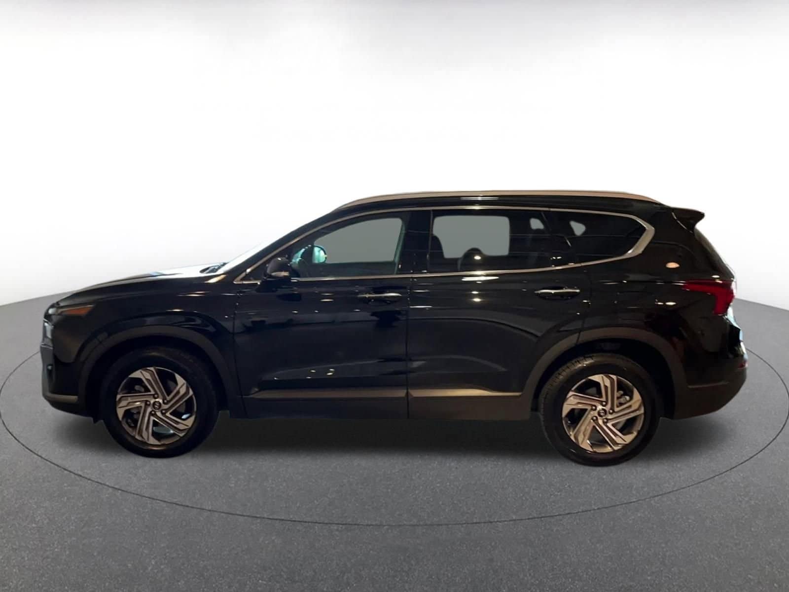 Thumbnail: 2023 Hyundai Santa Fe - 9
