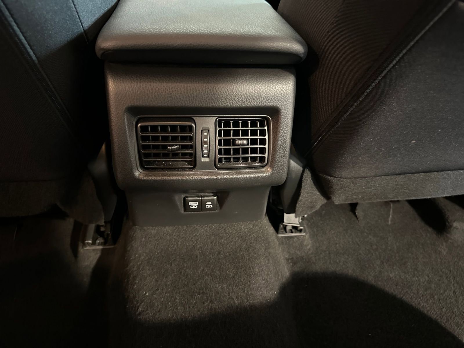 Thumbnail: 2025 Toyota Camry - 23