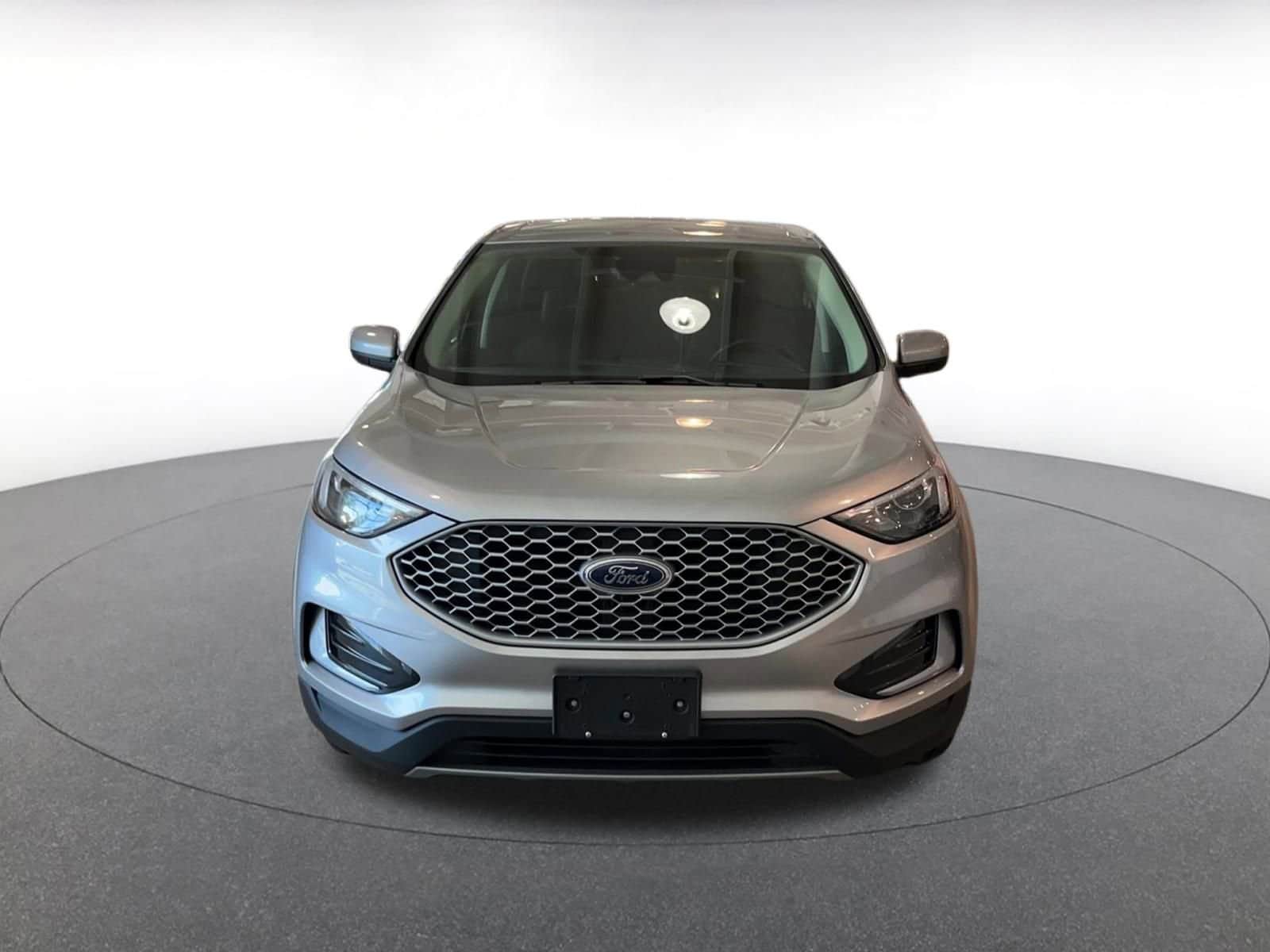 Thumbnail: 2023 Ford Edge - 4