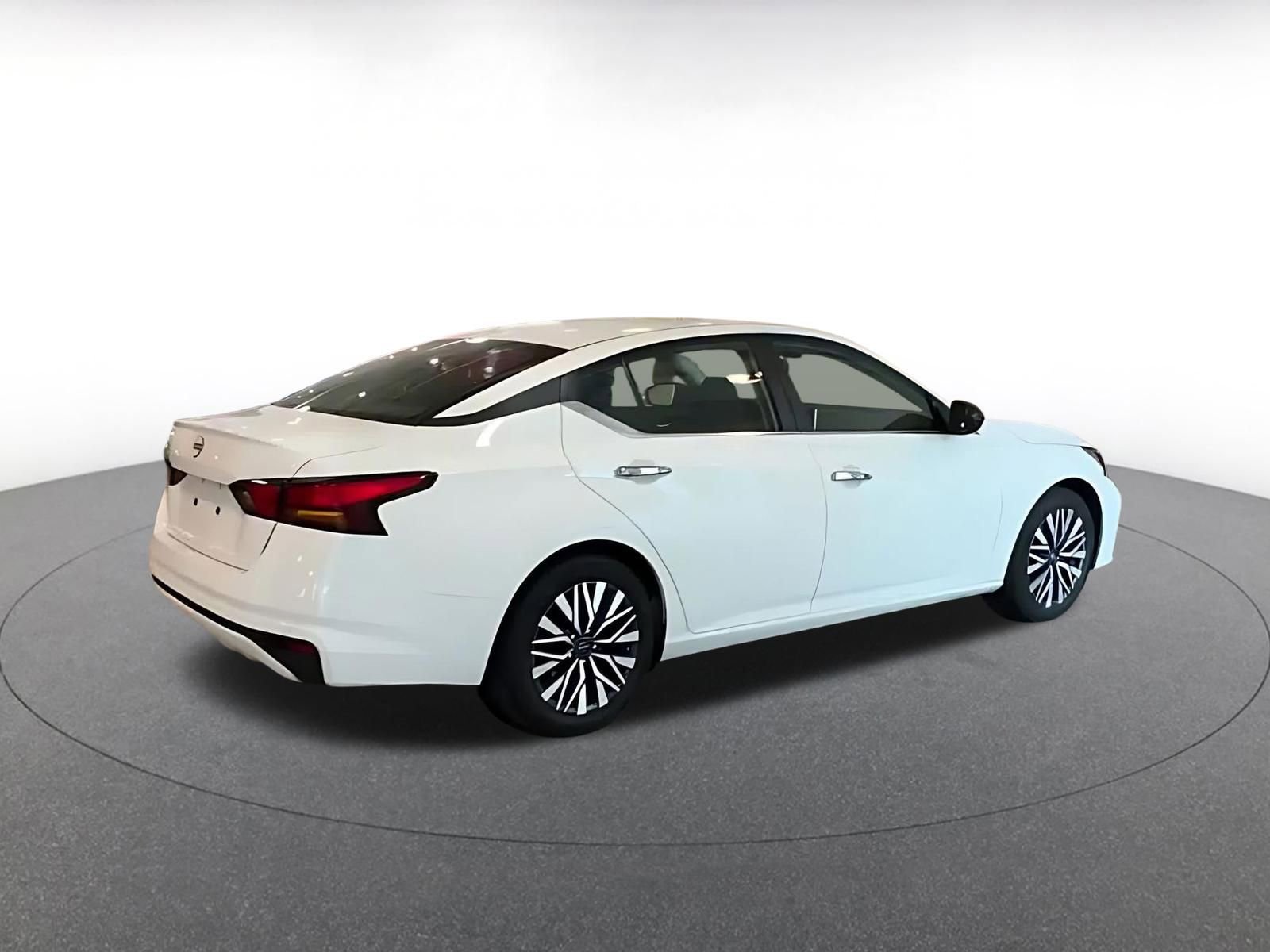 Thumbnail: 2025 Nissan Altima - 10