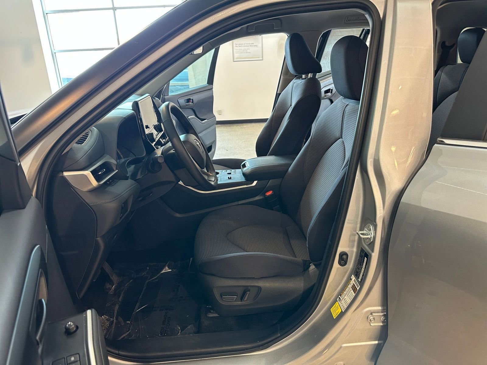 Thumbnail: 2025 Toyota Highlander - 28