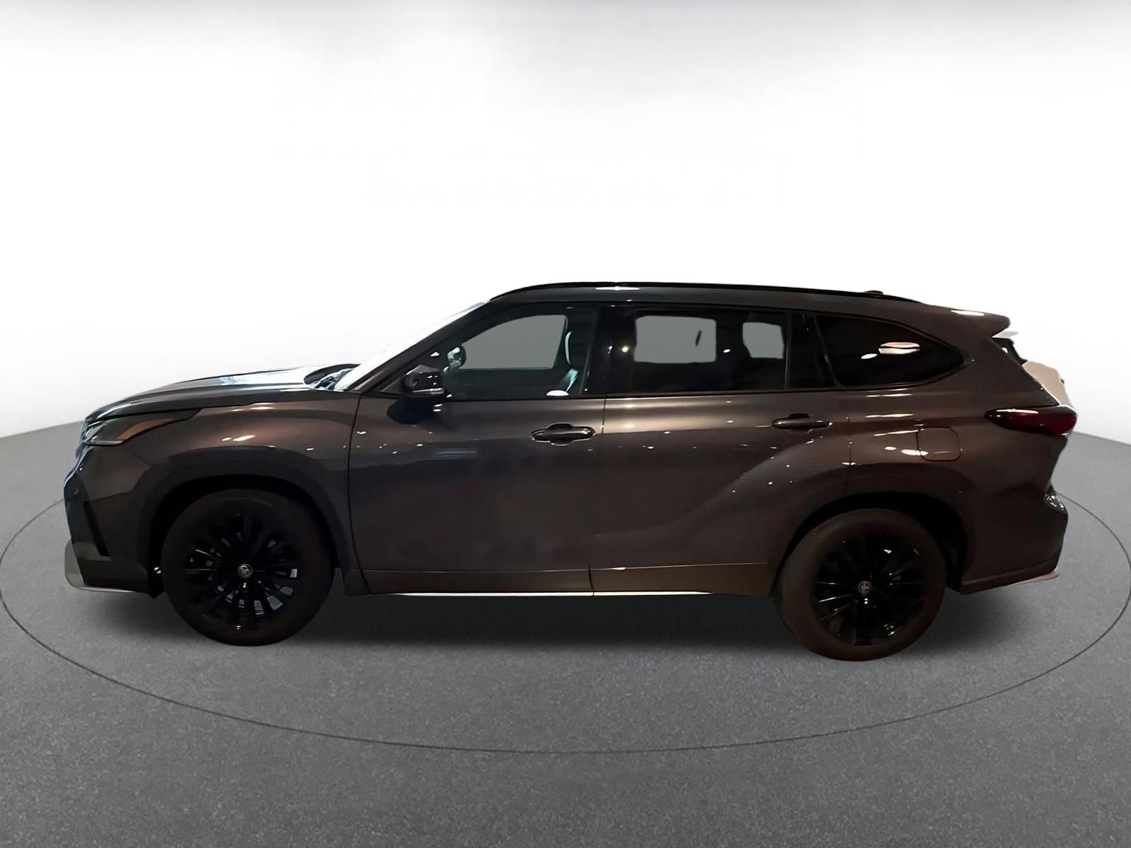 Thumbnail: 2025 Toyota Highlander - 9
