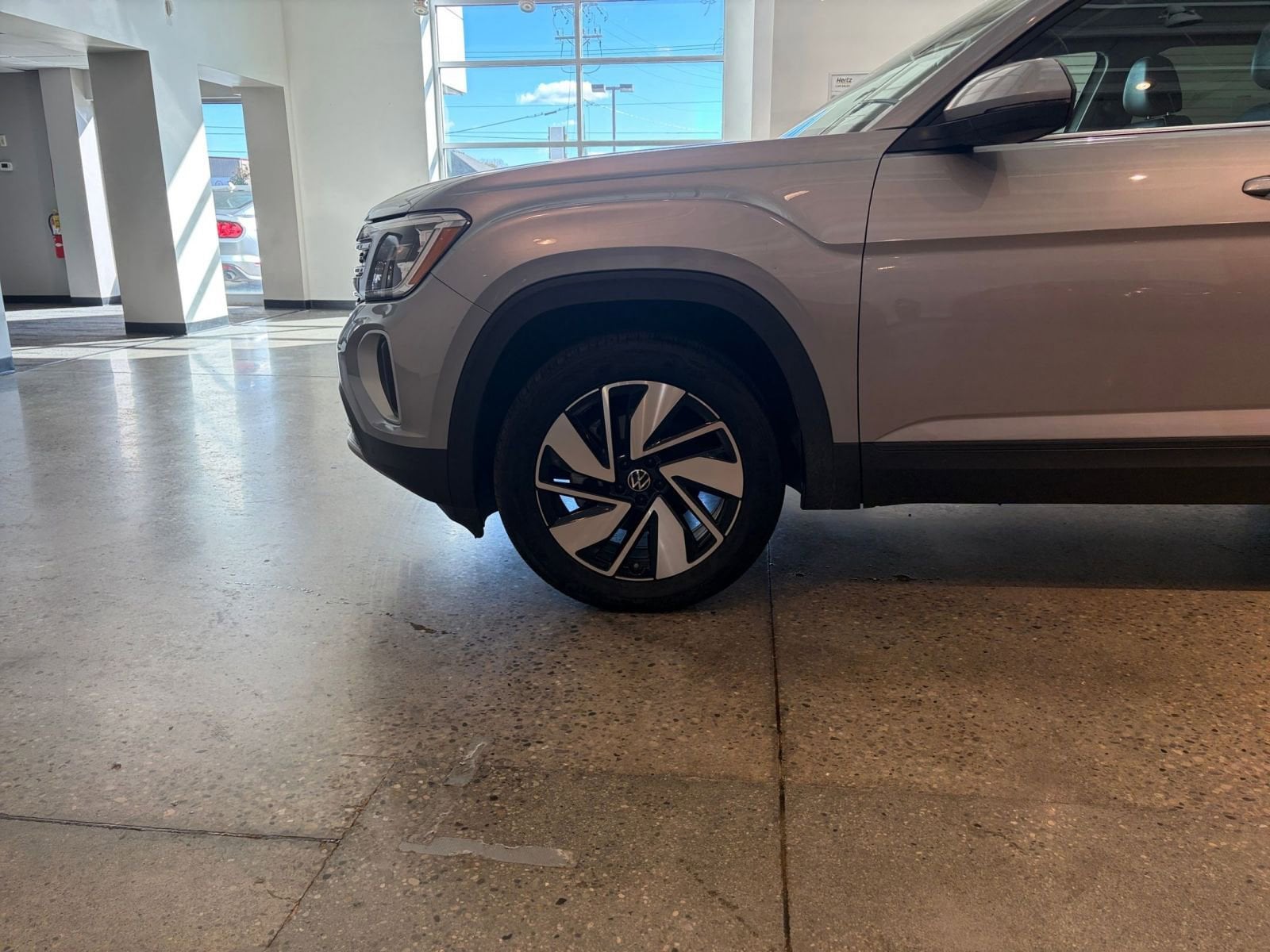 Thumbnail: 2025 Volkswagen Atlas - 30