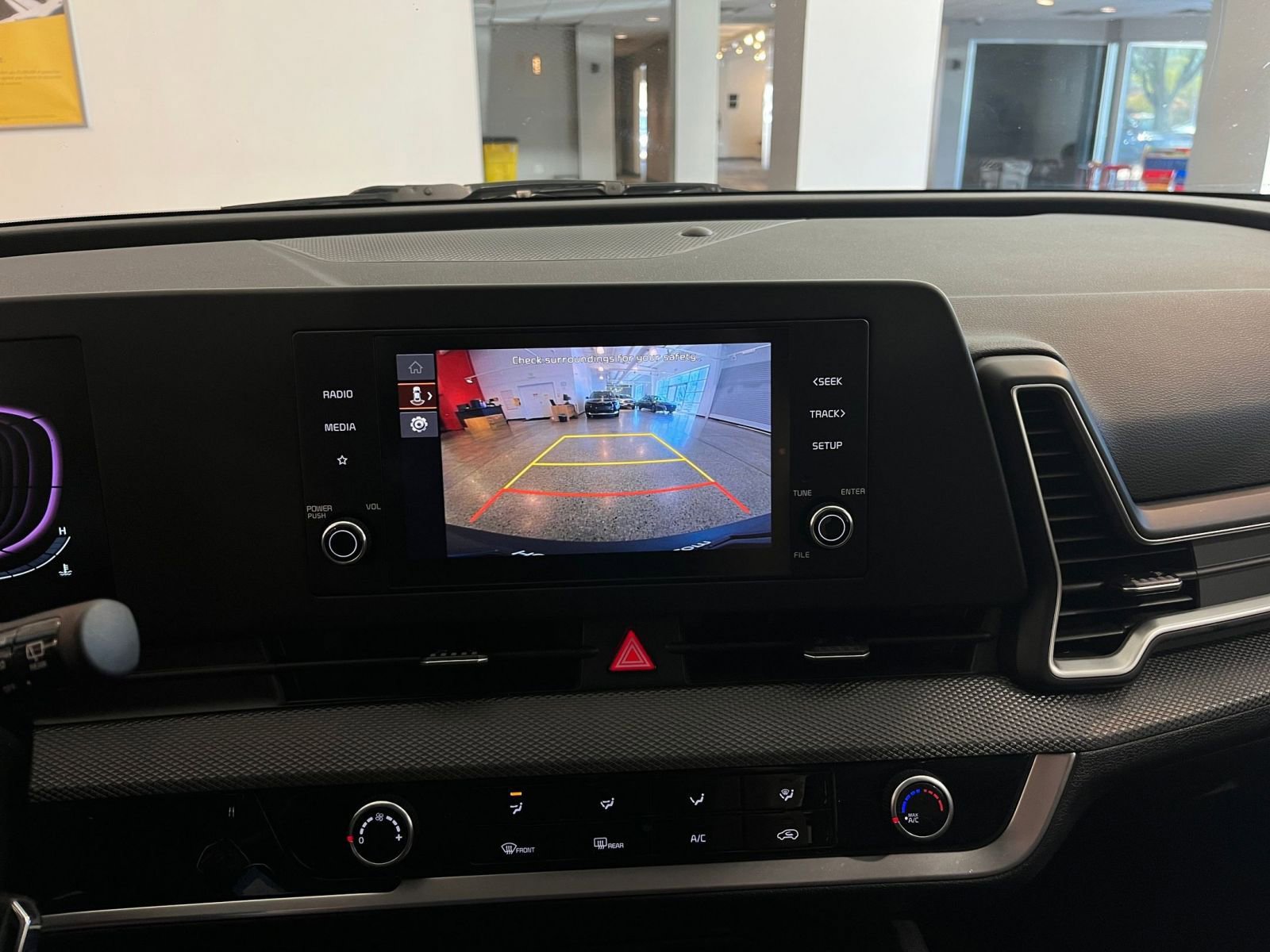 Thumbnail: 2024 Kia Sportage - 17