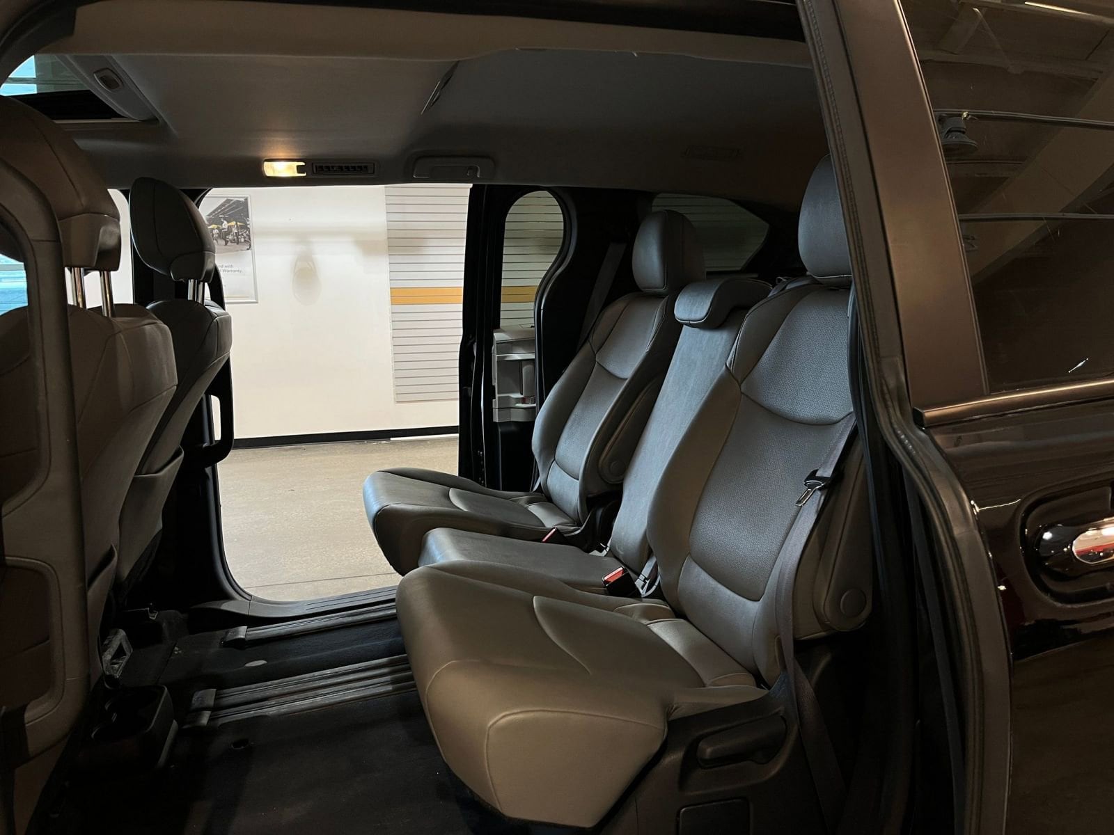 Thumbnail: 2025 Toyota Sienna - 27