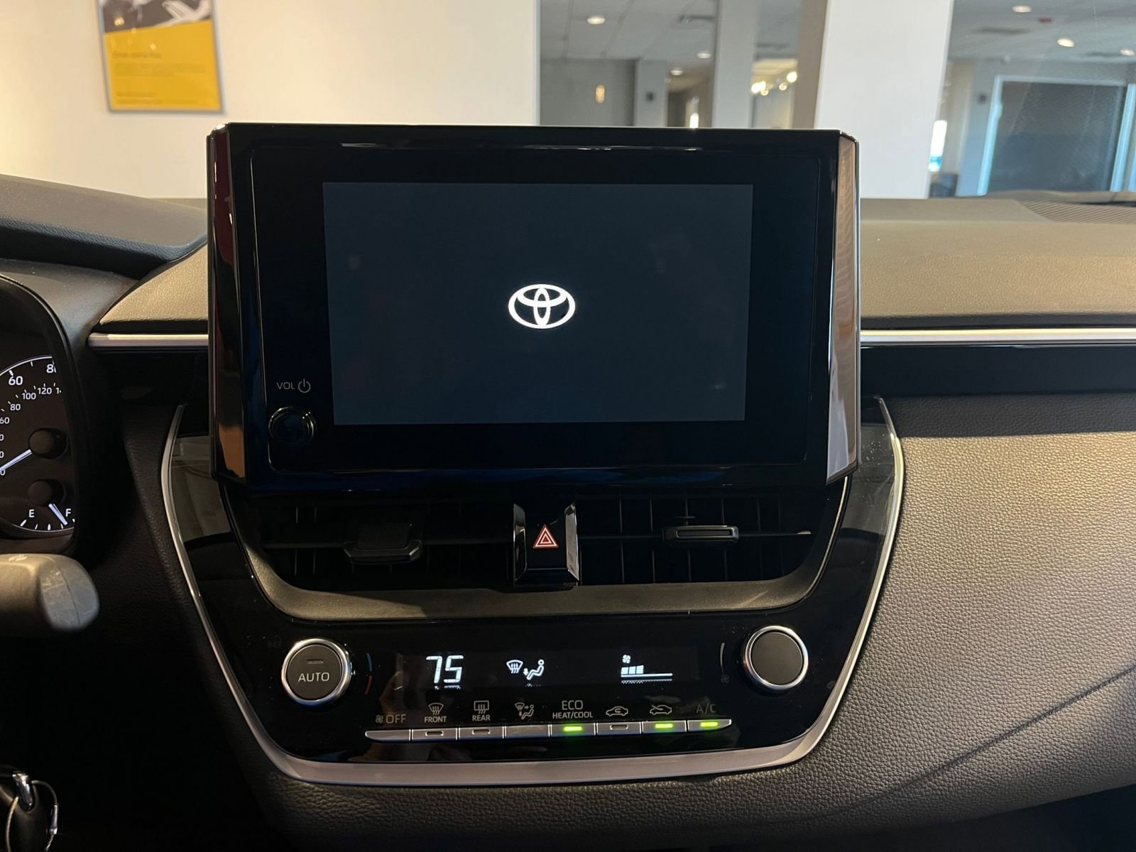 Thumbnail: 2025 Toyota Corolla - 18