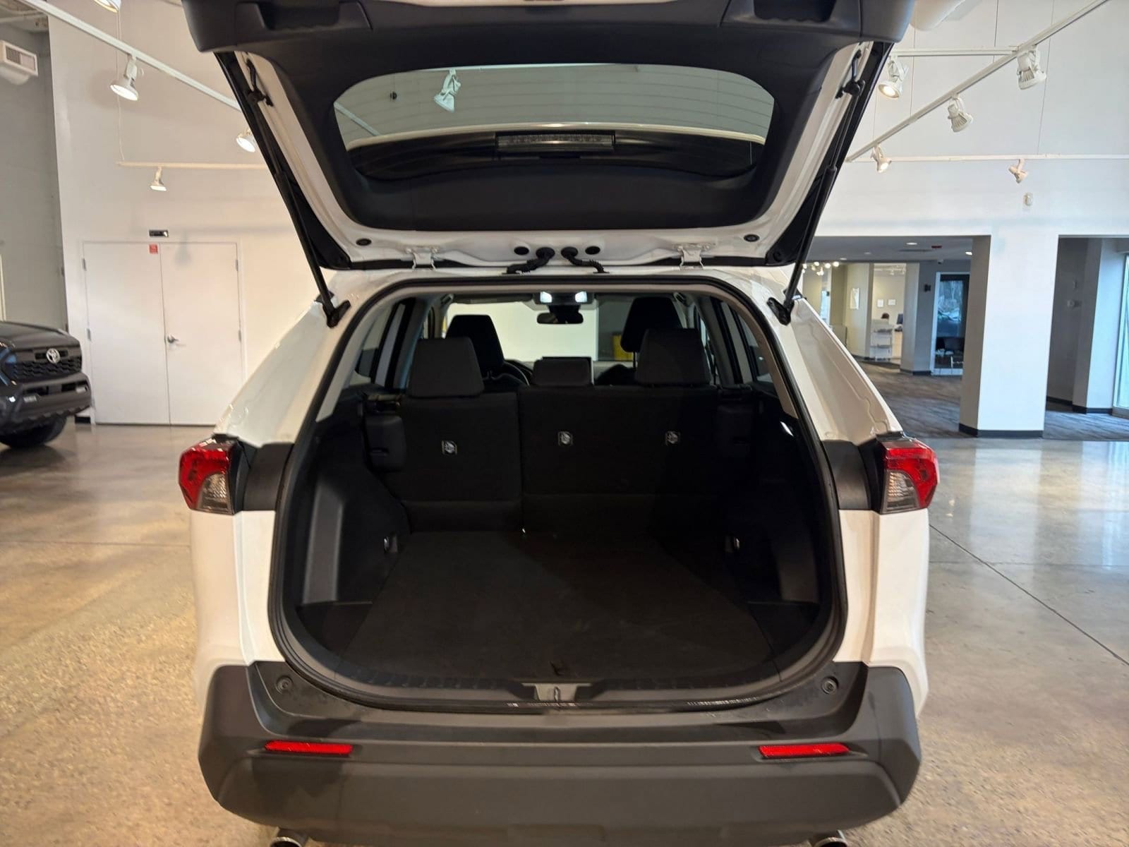 Thumbnail: 2025 Toyota RAV4 - 30