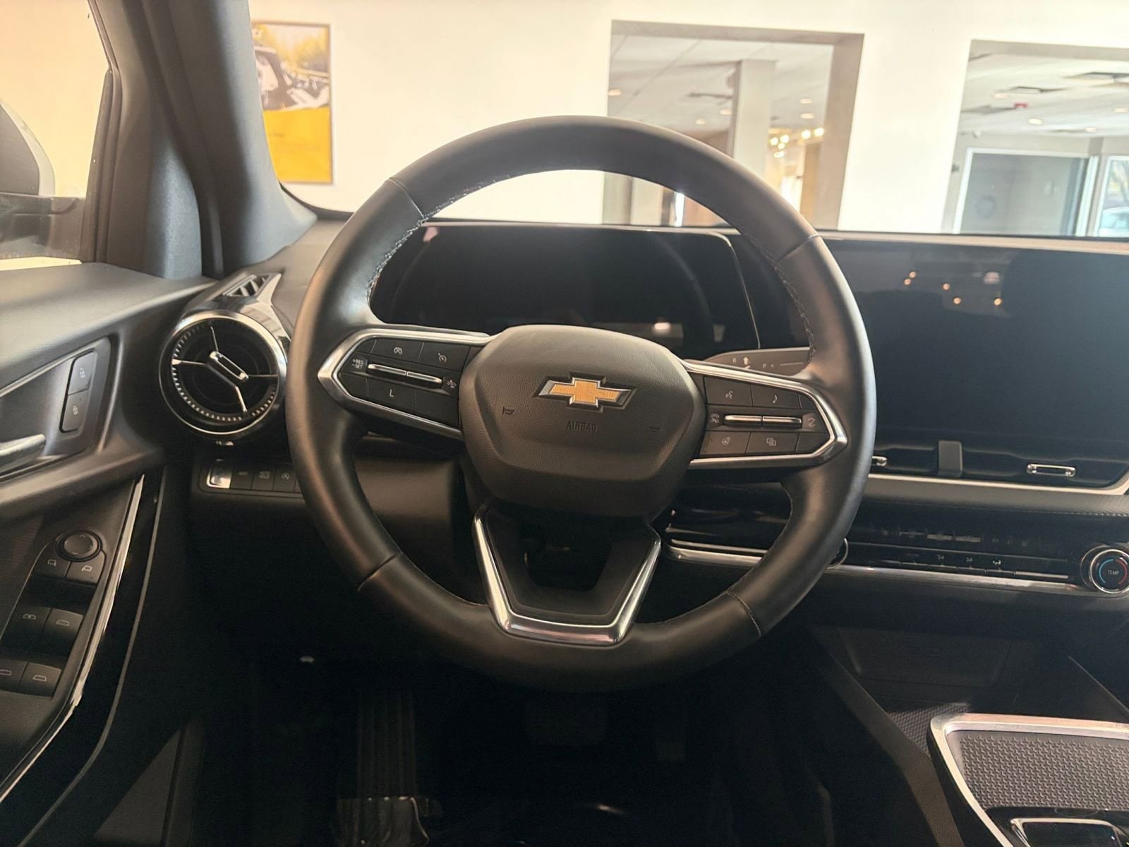 Thumbnail: 2025 Chevrolet Equinox - 33