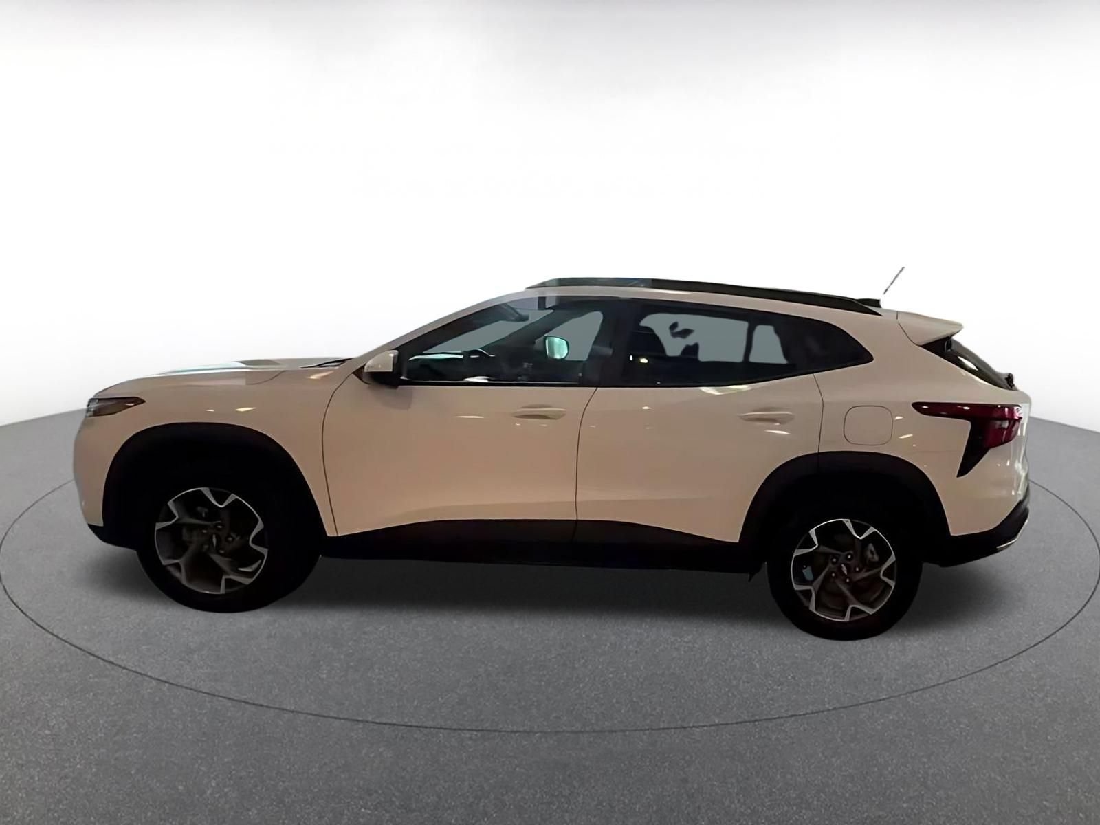 Thumbnail: 2025 Chevrolet Trax - 8