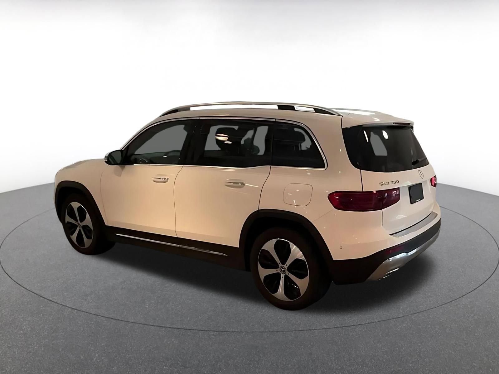 Thumbnail: 2025 Mercedes-Benz GLB - 11